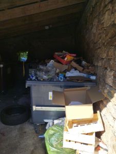 Photo Utilisation du "coin propre du village"